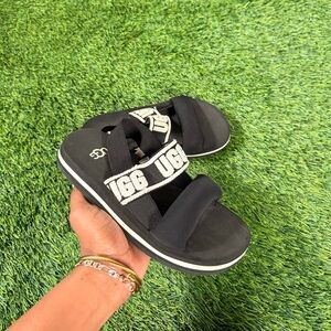 UGG Kids Size 13 Black Elastic Logo Platform Sandals Little Kid EU 31